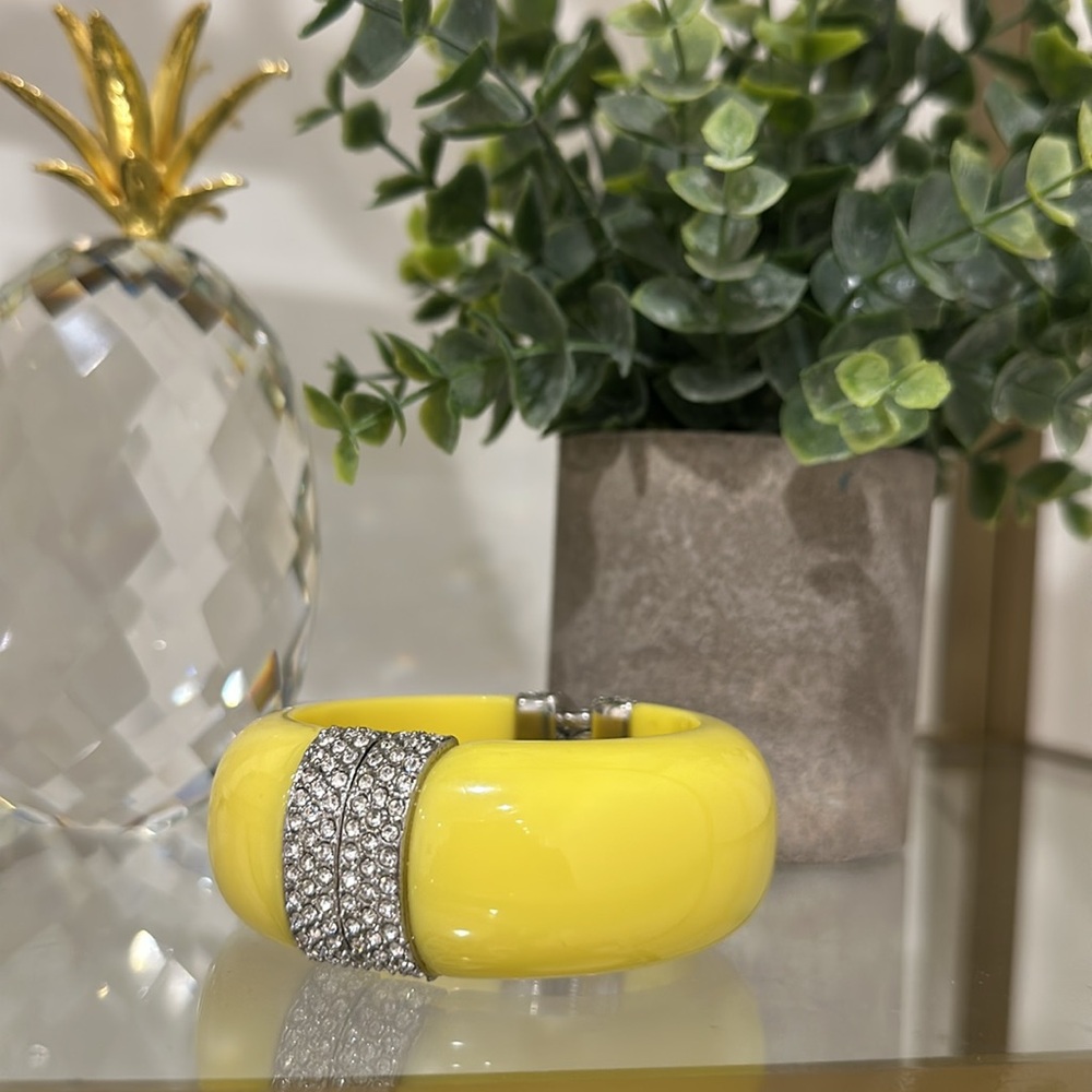 Cache Yellow bangle - Picture 5 of 8